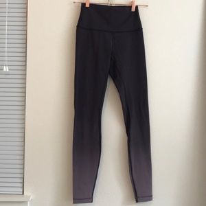 Lululemon high rise Wunder Under 28’ - LIKE NEW!